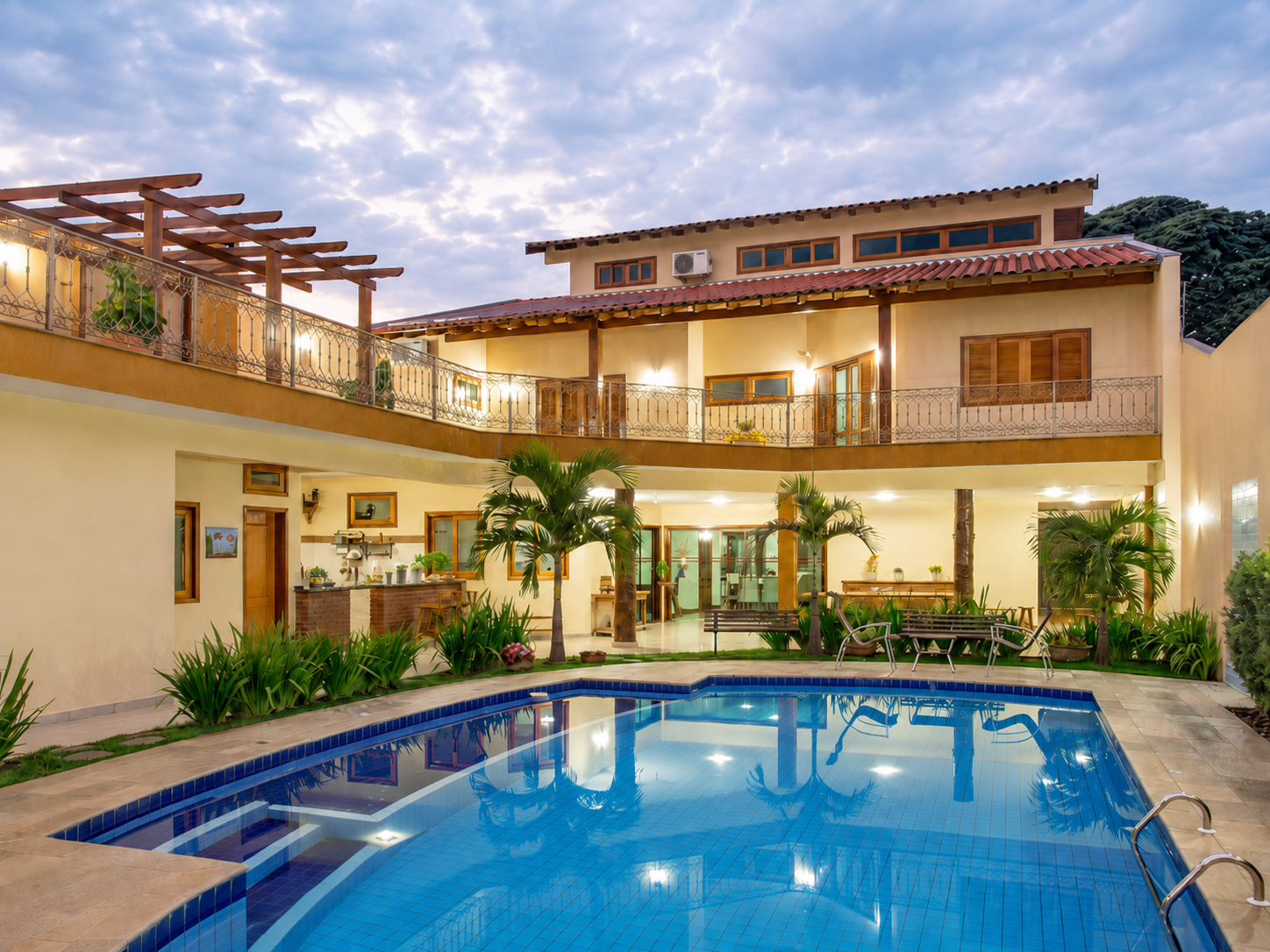 Residência com arcos plenos — Maringá PR