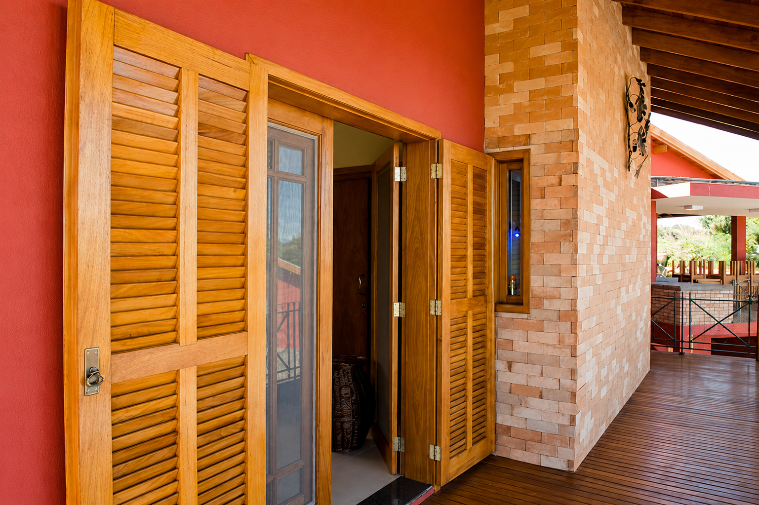 Bay-window e vidros personalizados em residência — Maringá PR